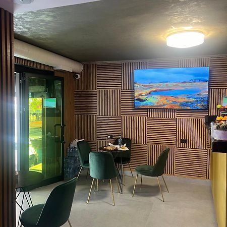 Holiday Apartments Tiranë Ngoại thất bức ảnh